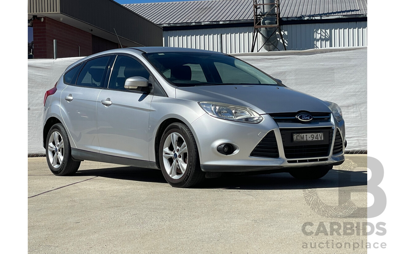 02/2013 Ford Focus TREND FWD LW MK2 5D Hatchback Silver Or Chrome 2.0L