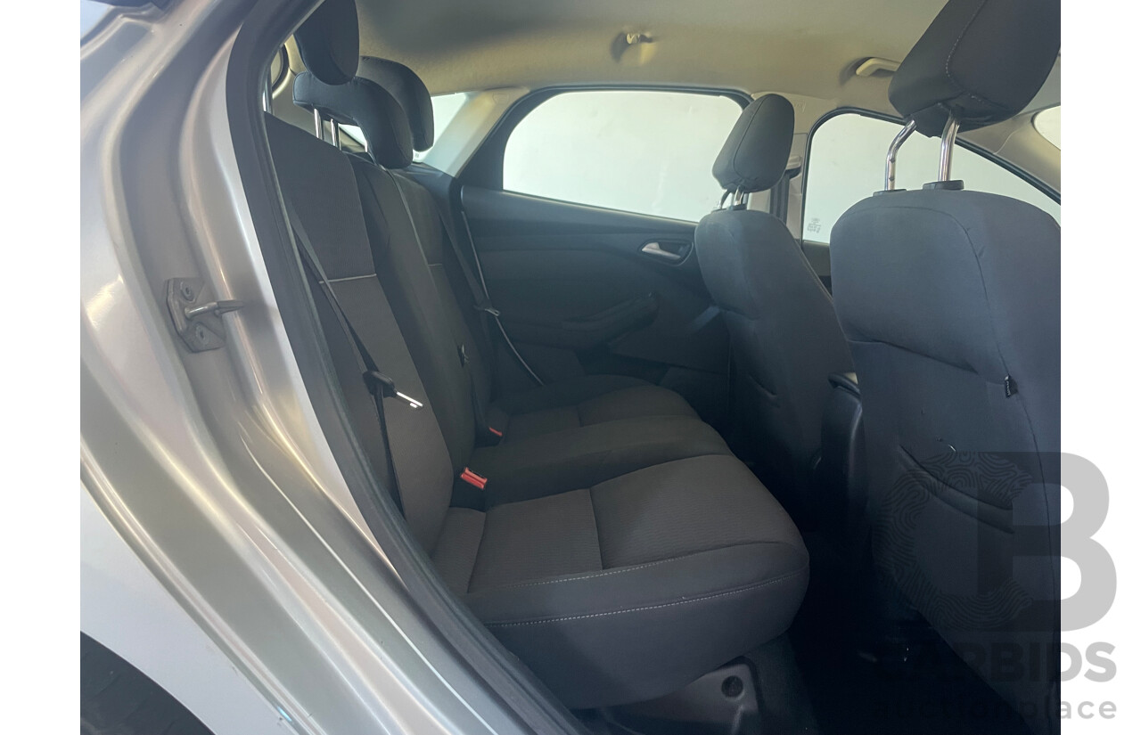 02/2013 Ford Focus TREND FWD LW MK2 5D Hatchback Silver Or Chrome 2.0L