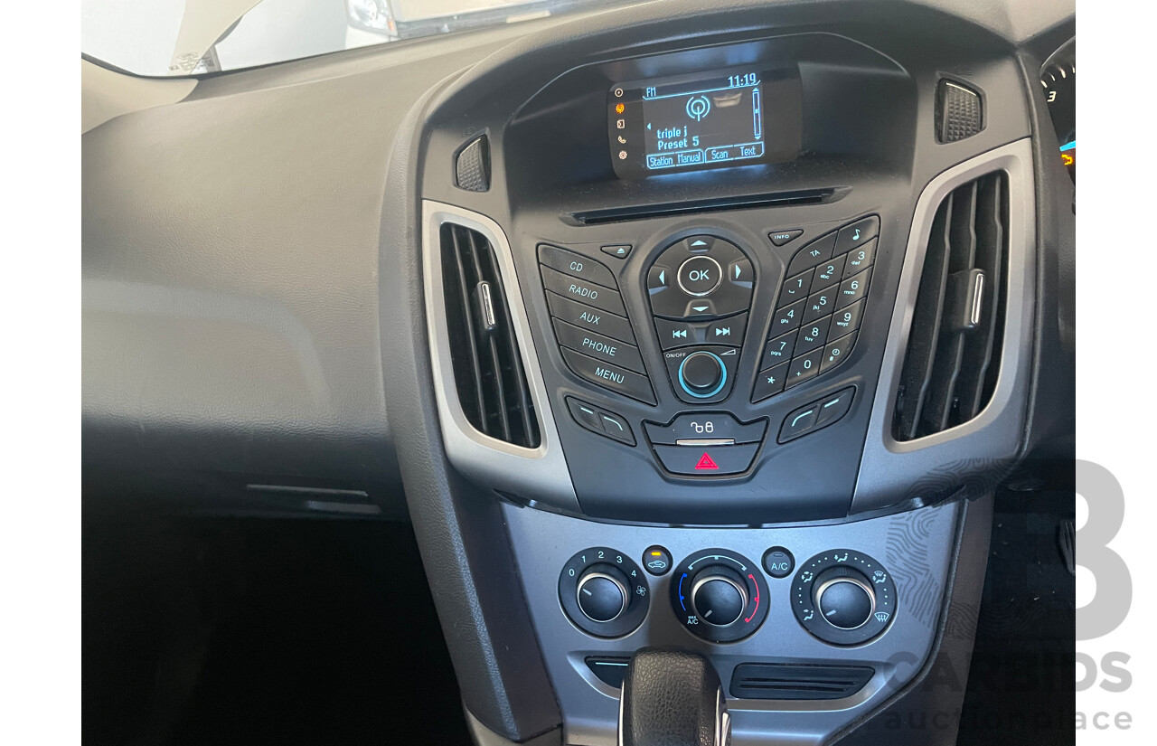 02/2013 Ford Focus TREND FWD LW MK2 5D Hatchback Silver Or Chrome 2.0L