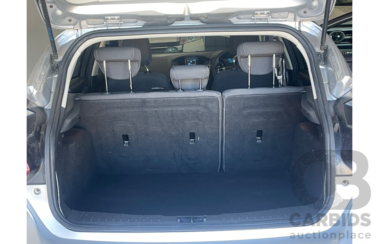 02/2013 Ford Focus TREND FWD LW MK2 5D Hatchback Silver Or Chrome 2.0L