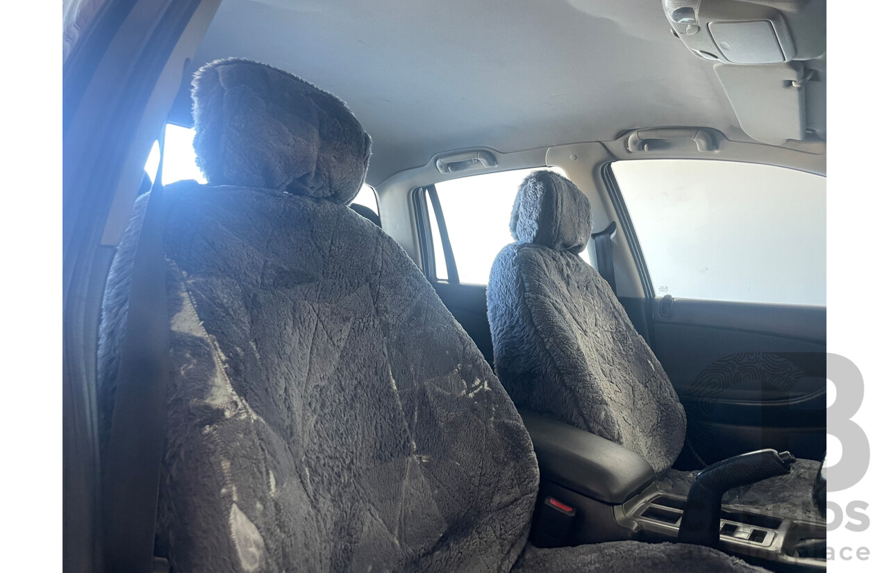  Holden Crewman S RWD VZ Crew Cab Utility White 3.6L