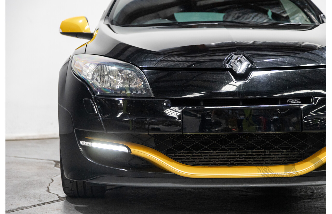 10/2012 Renault Megane R.S.265 Red Bull X95 3D Coupe Black Turbo 2.0L