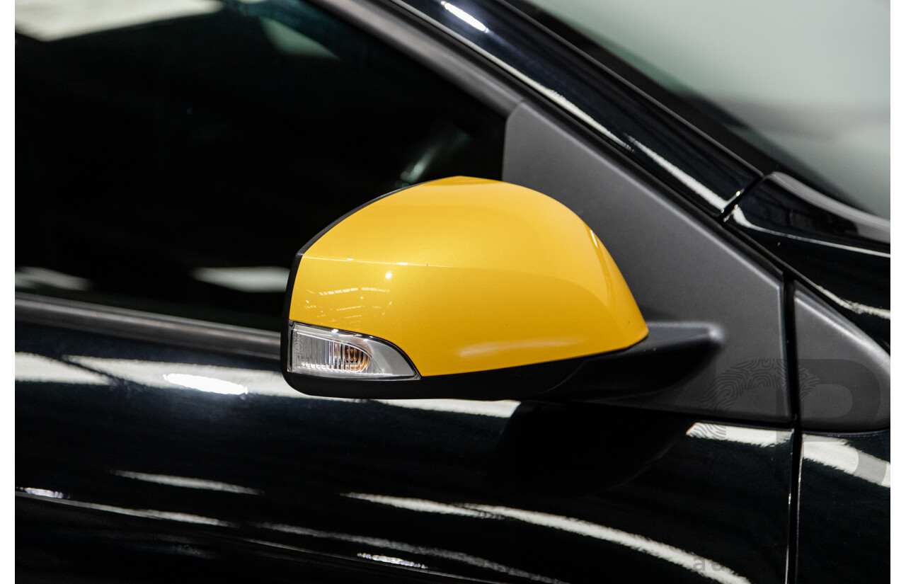 10/2012 Renault Megane R.S.265 Red Bull X95 3D Coupe Black Turbo 2.0L