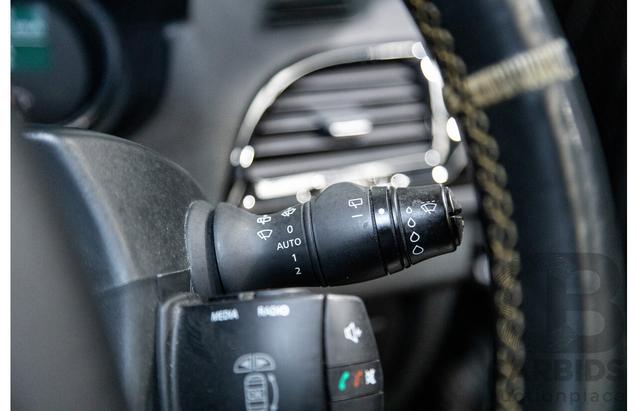 10/2012 Renault Megane R.S.265 Red Bull X95 3D Coupe Black Turbo 2.0L