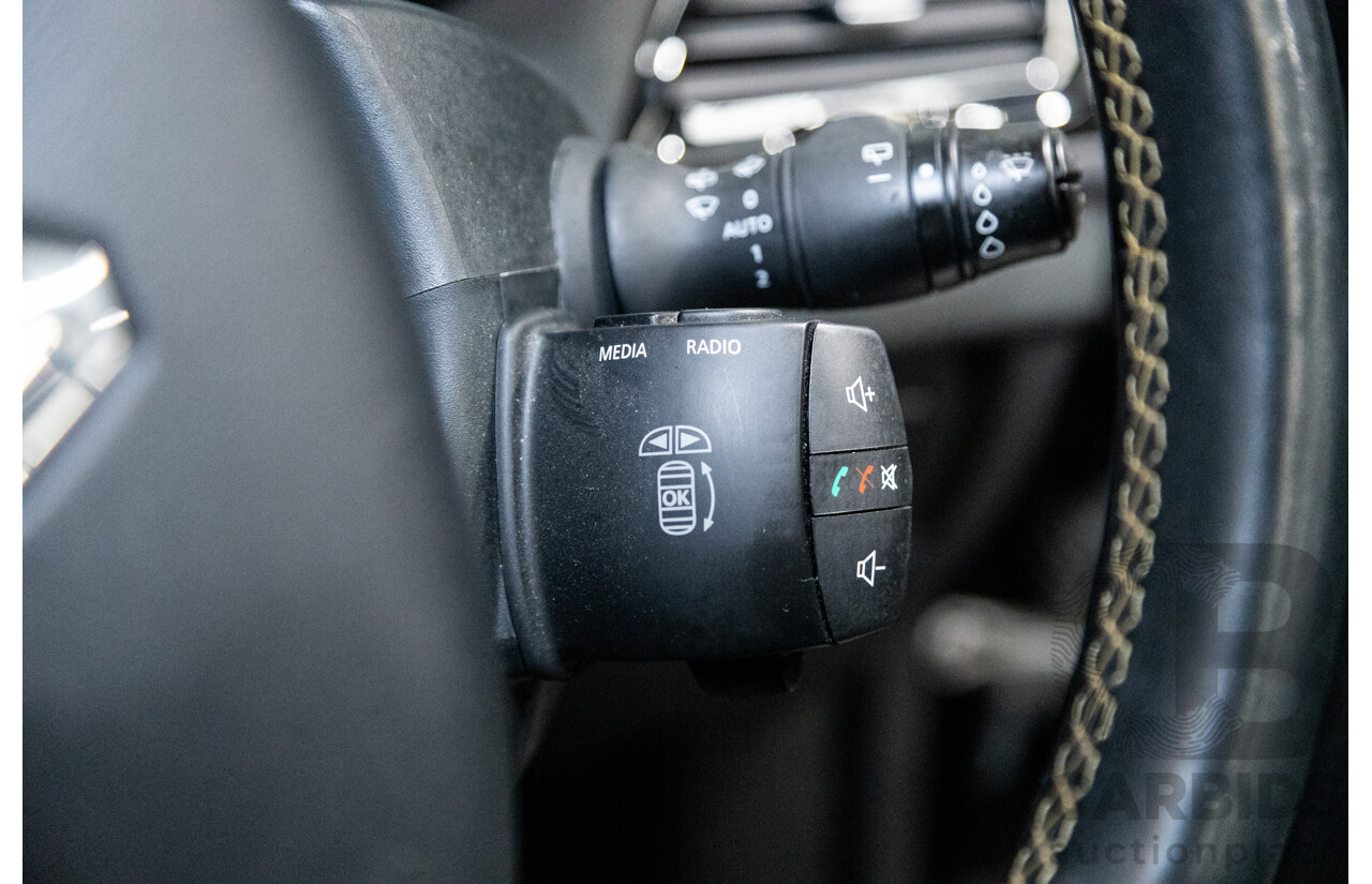 10/2012 Renault Megane R.S.265 Red Bull X95 3D Coupe Black Turbo 2.0L