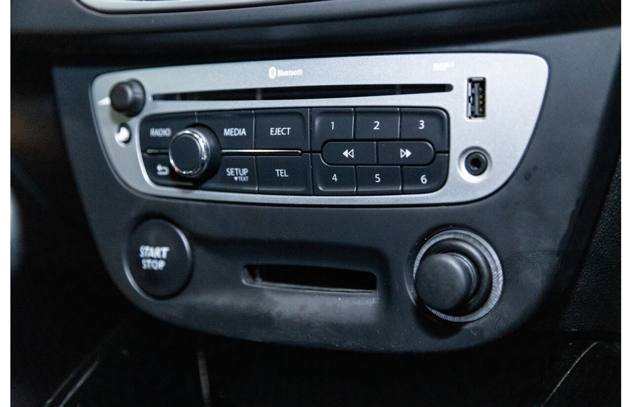 10/2012 Renault Megane R.S.265 Red Bull X95 3D Coupe Black Turbo 2.0L