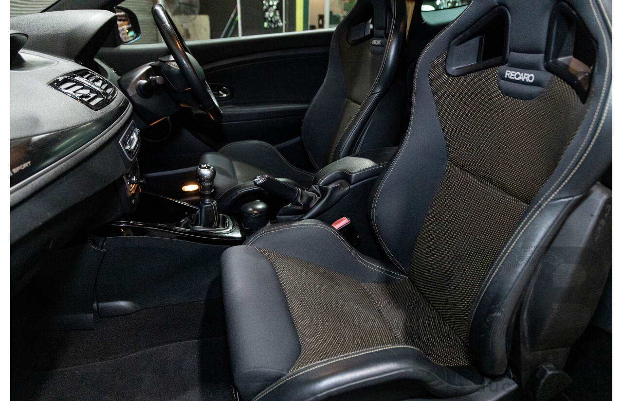 10/2012 Renault Megane R.S.265 Red Bull X95 3D Coupe Black Turbo 2.0L