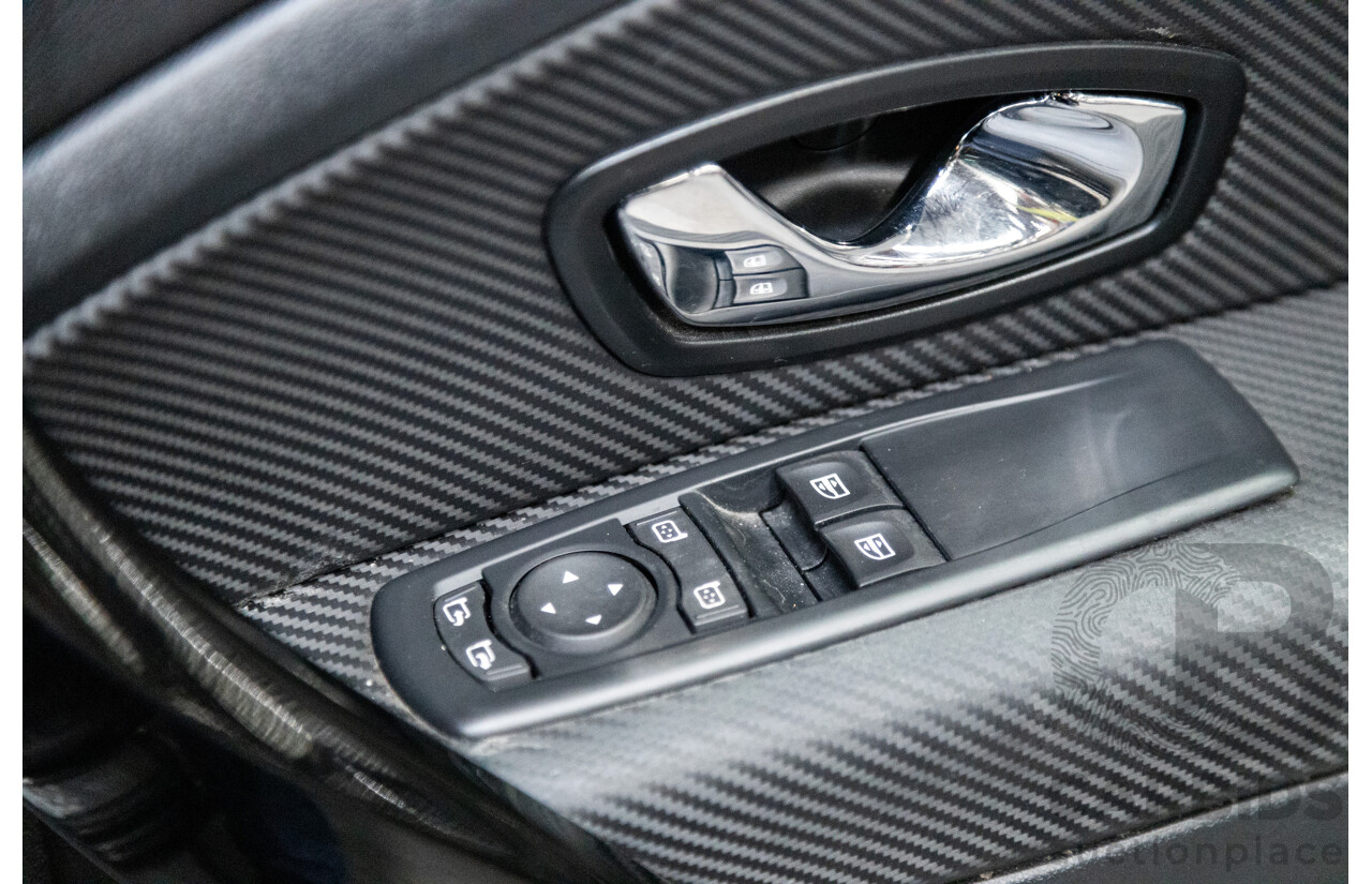 10/2012 Renault Megane R.S.265 Red Bull X95 3D Coupe Black Turbo 2.0L