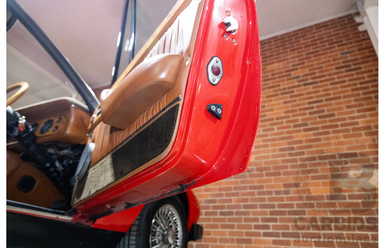 07/1985 De Tomaso Deauville Series 2 4d Sedan Red V8 5.8L