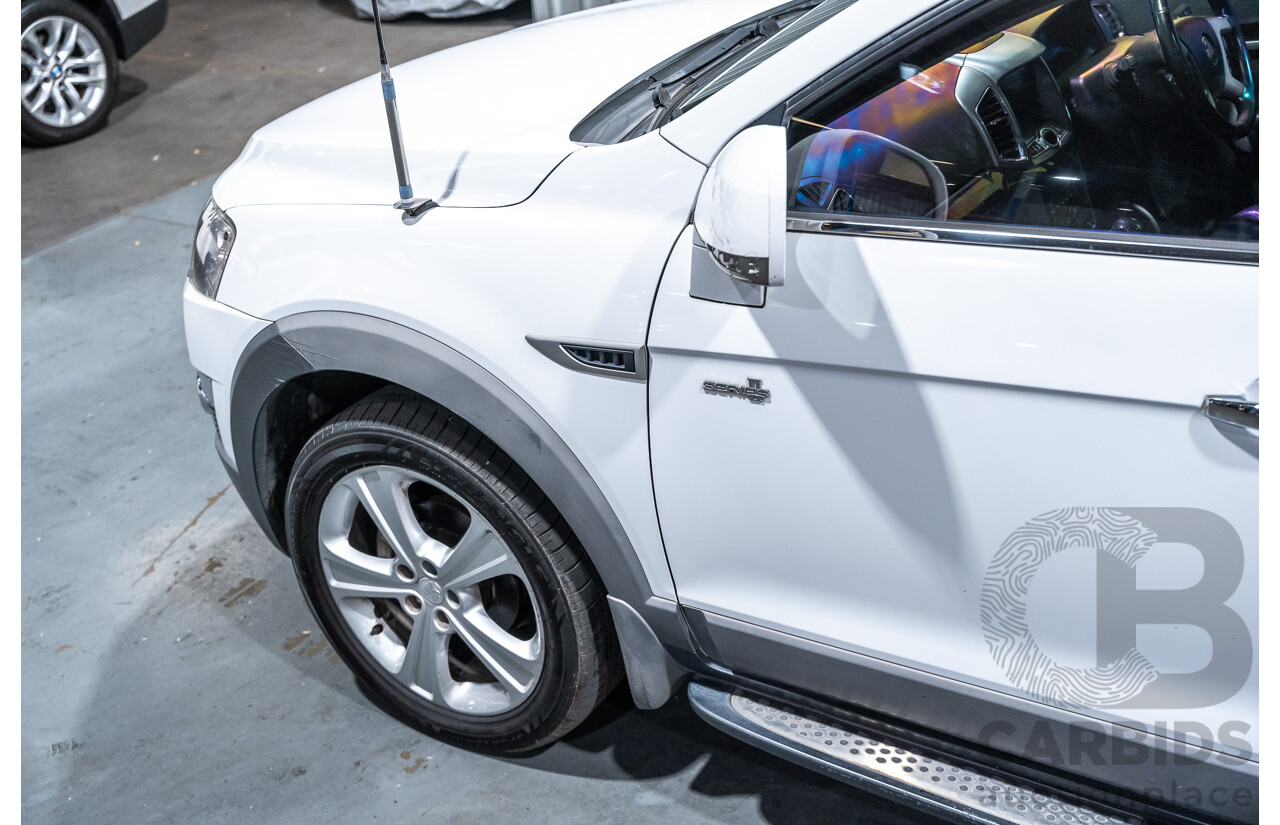 12/2012 Holden Captiva 7 LX (4x4) Series 2 CG MY12 4d Wagon White Turbo Diesel 2.2L - 7 Seater