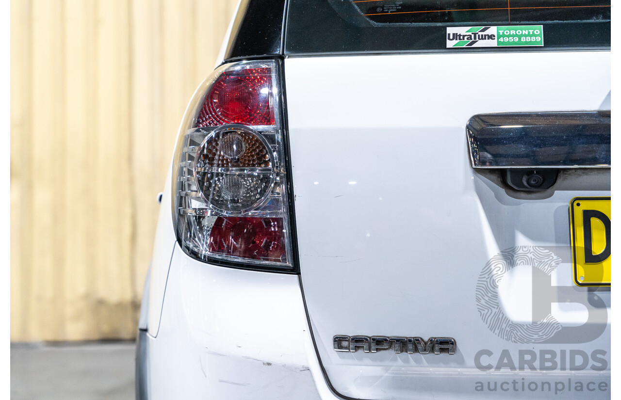 12/2012 Holden Captiva 7 LX (4x4) Series 2 CG MY12 4d Wagon White Turbo Diesel 2.2L - 7 Seater