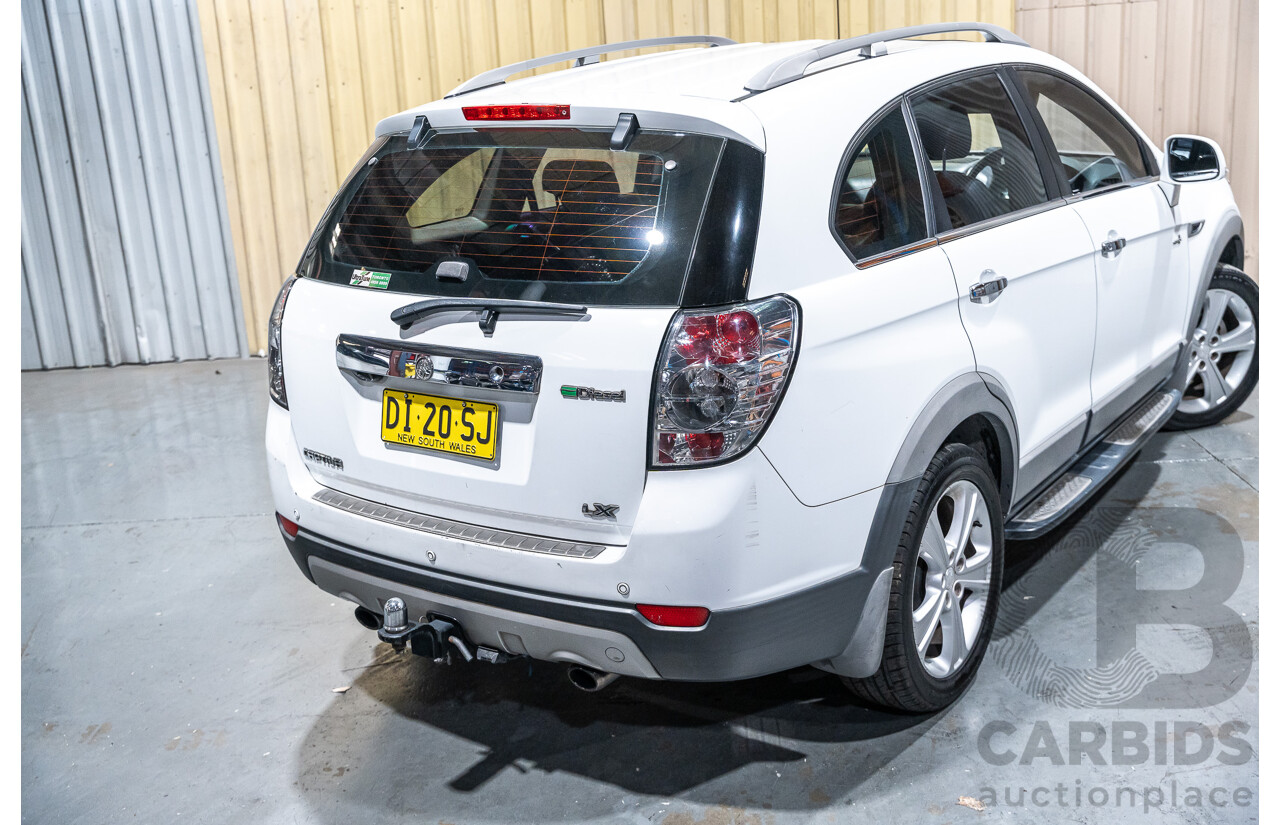 12/2012 Holden Captiva 7 LX (4x4) Series 2 CG MY12 4d Wagon White Turbo Diesel 2.2L - 7 Seater