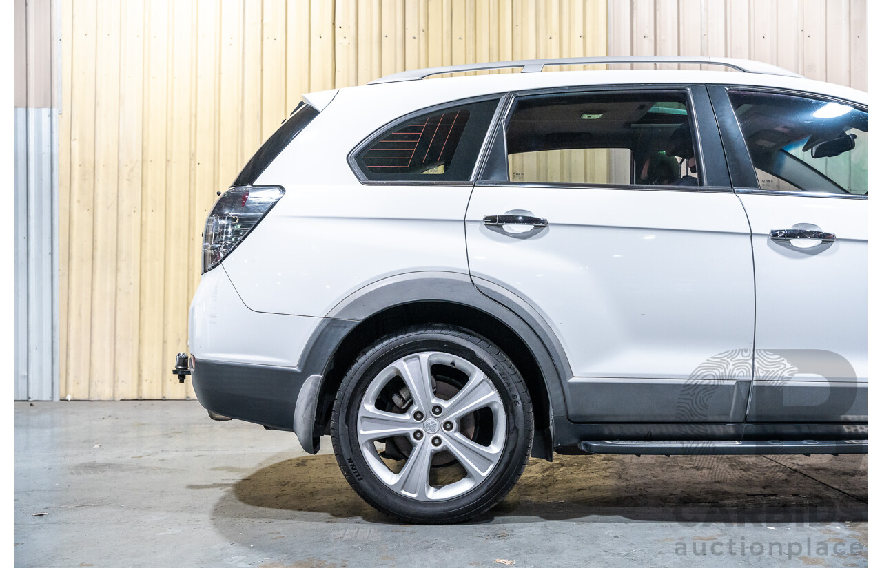 12/2012 Holden Captiva 7 LX (4x4) Series 2 CG MY12 4d Wagon White Turbo Diesel 2.2L - 7 Seater