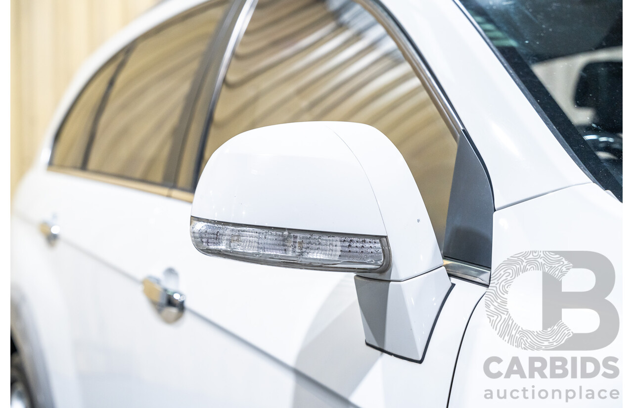 12/2012 Holden Captiva 7 LX (4x4) Series 2 CG MY12 4d Wagon White Turbo Diesel 2.2L - 7 Seater