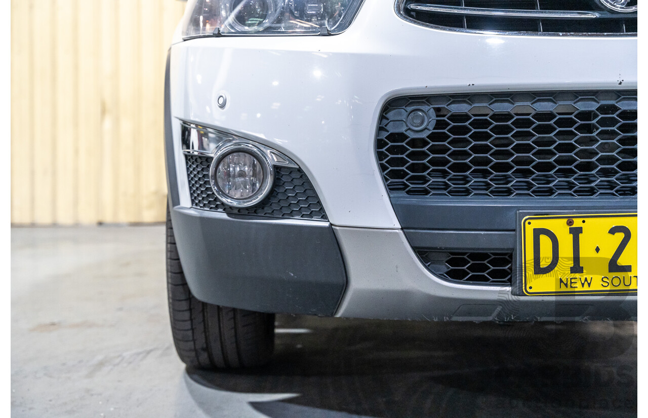 12/2012 Holden Captiva 7 LX (4x4) Series 2 CG MY12 4d Wagon White Turbo Diesel 2.2L - 7 Seater