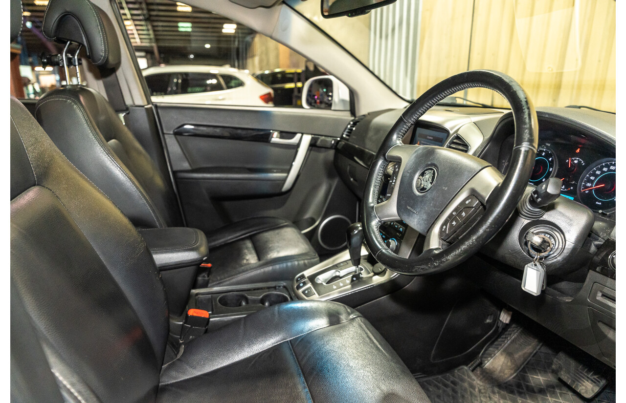 12/2012 Holden Captiva 7 LX (4x4) Series 2 CG MY12 4d Wagon White Turbo Diesel 2.2L - 7 Seater