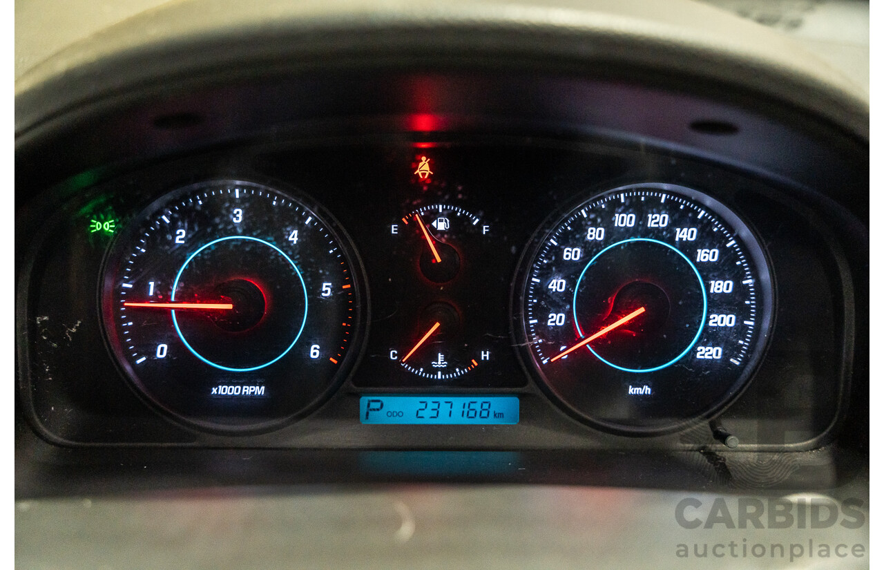 12/2012 Holden Captiva 7 LX (4x4) Series 2 CG MY12 4d Wagon White Turbo Diesel 2.2L - 7 Seater