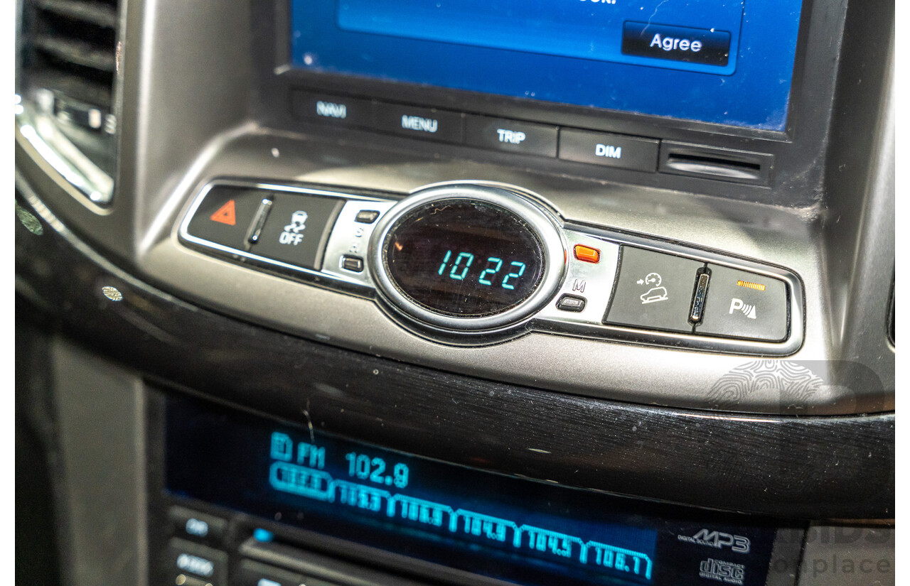 12/2012 Holden Captiva 7 LX (4x4) Series 2 CG MY12 4d Wagon White Turbo Diesel 2.2L - 7 Seater