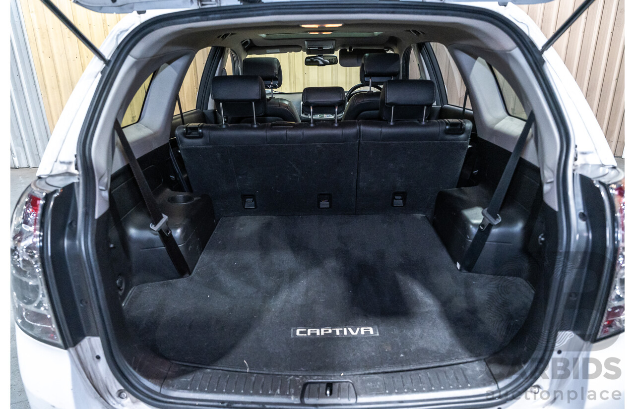 12/2012 Holden Captiva 7 LX (4x4) Series 2 CG MY12 4d Wagon White Turbo Diesel 2.2L - 7 Seater