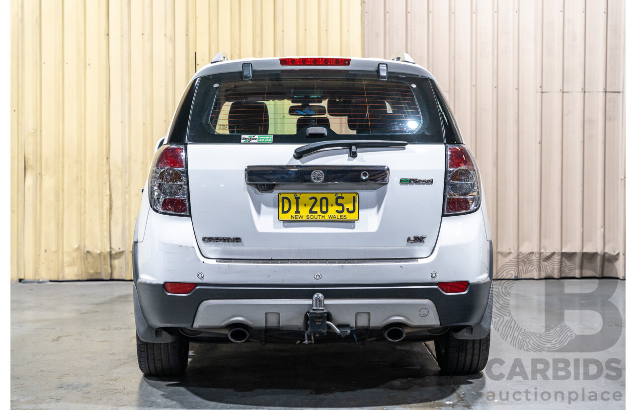 12/2012 Holden Captiva 7 LX (4x4) Series 2 CG MY12 4d Wagon White Turbo Diesel 2.2L - 7 Seater