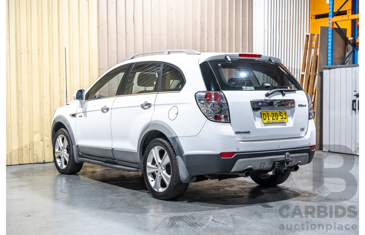 12/2012 Holden Captiva 7 LX (4x4) Series 2 CG MY12 4d Wagon White Turbo Diesel 2.2L - 7 Seater