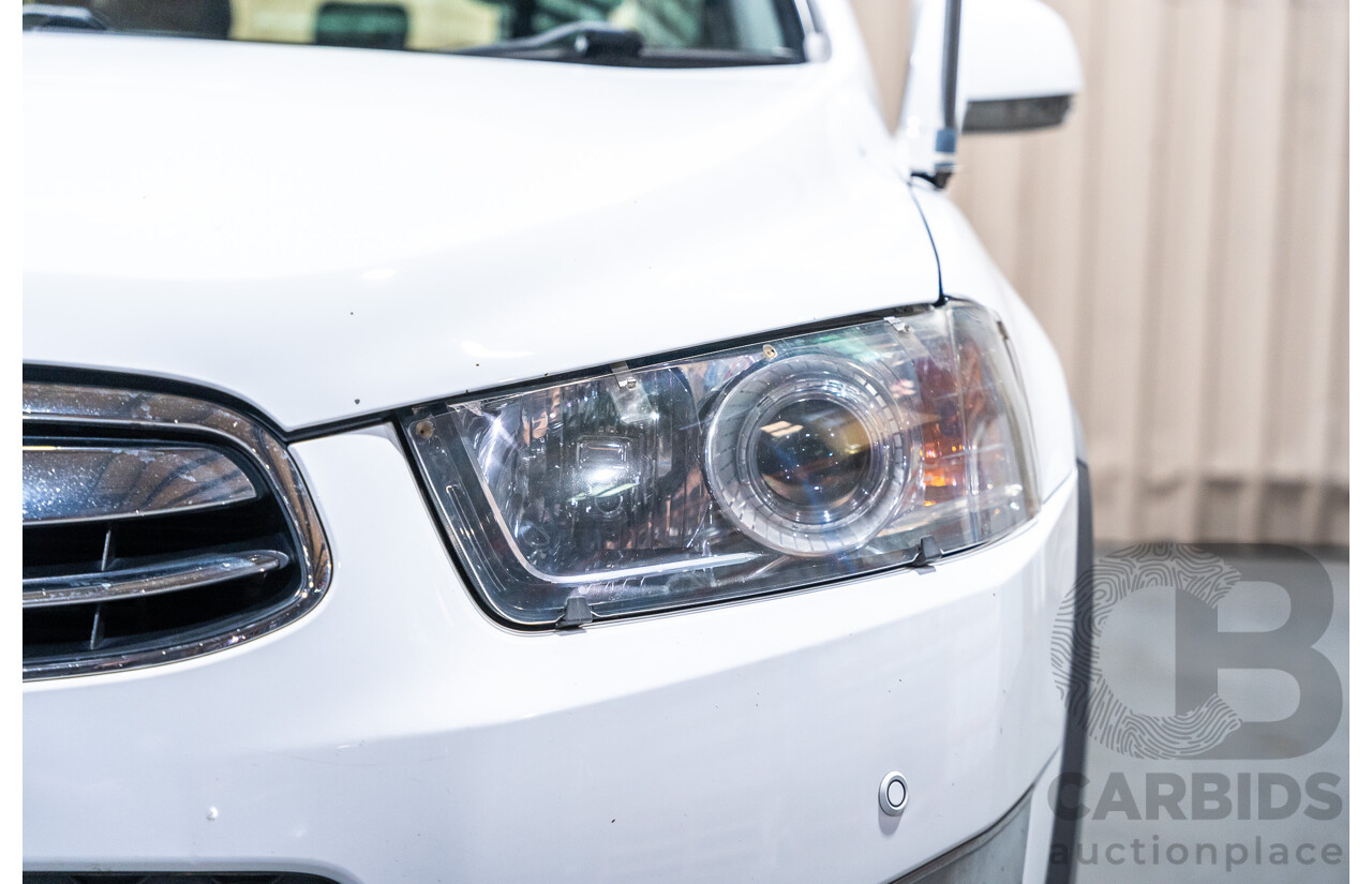 12/2012 Holden Captiva 7 LX (4x4) Series 2 CG MY12 4d Wagon White Turbo Diesel 2.2L - 7 Seater