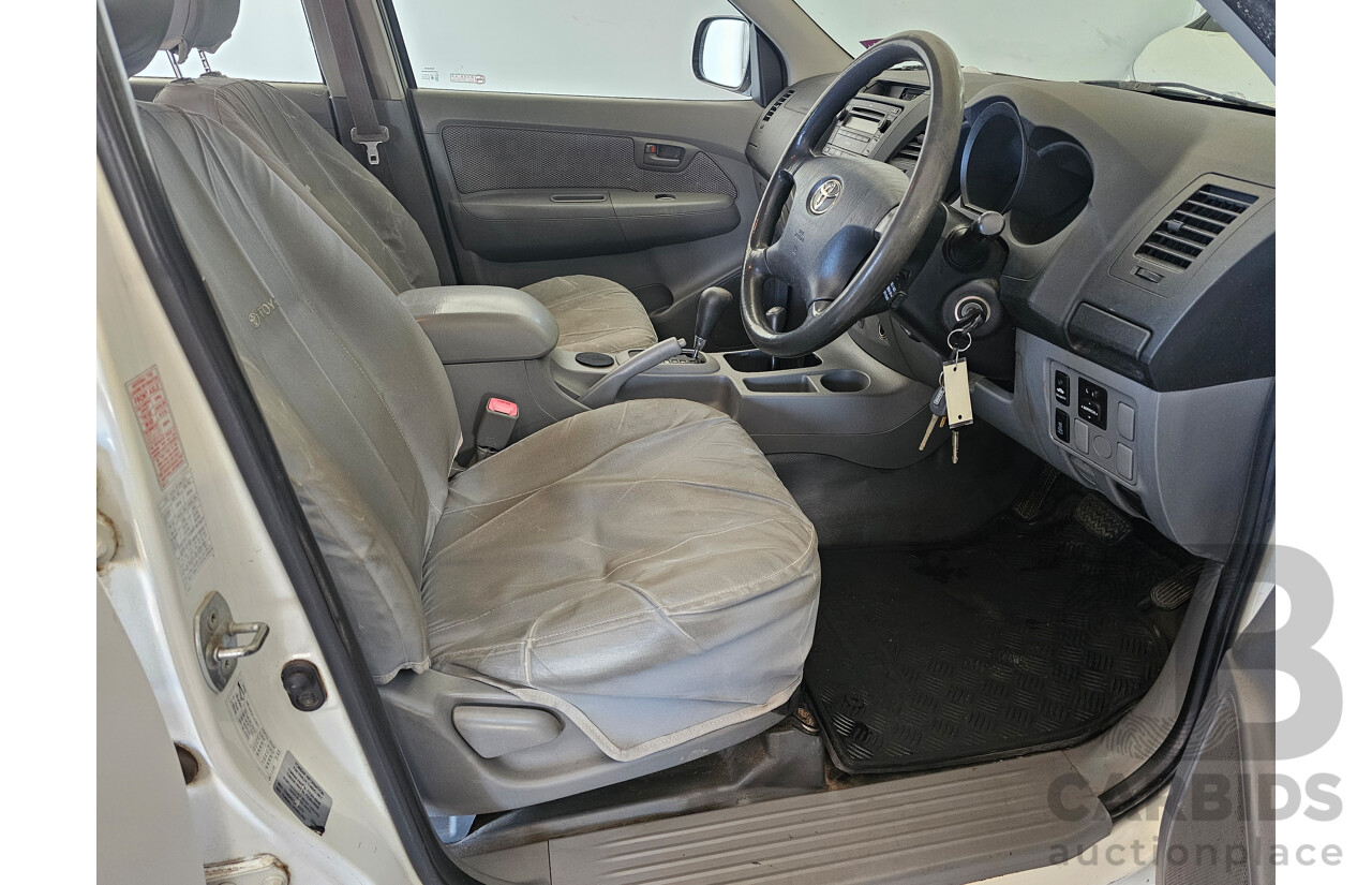 6/2009 Toyota Hilux SR (4x4) KUN26R 09 UPGRADE Dual Cab P/Up White 3.0L