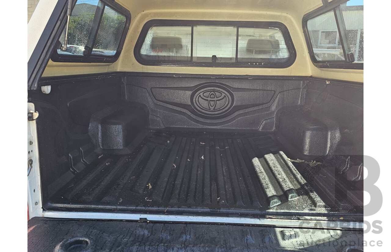 6/2009 Toyota Hilux SR (4x4) KUN26R 09 UPGRADE Dual Cab P/Up White 3.0L