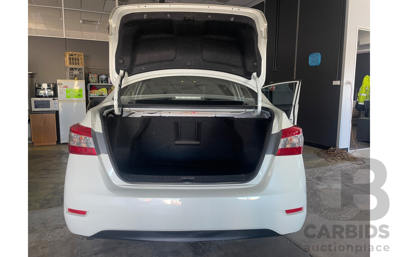 01/2013 Nissan Pulsar ST FWD B17 4D Sedan White 1.8L