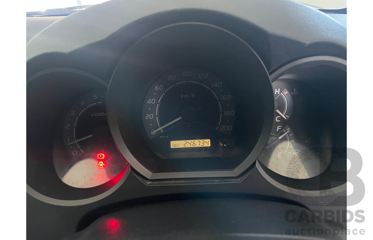 10/2005 Toyota Hilux WORKMATE RWD TGN16R C/Chas White 2.7L