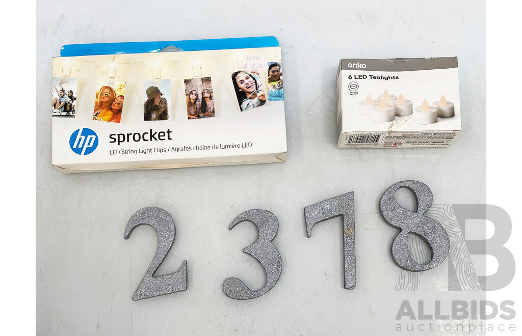 Assorted Household Decorations