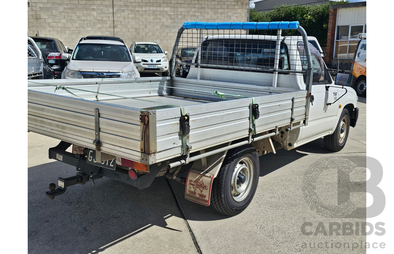 12/2003 Toyota Hilux  RZN149R C/Chas White 2.7L