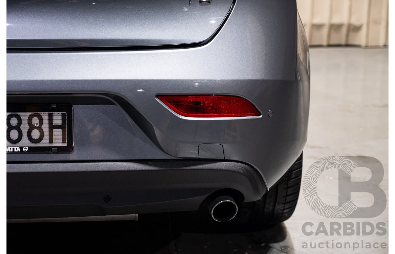 9/2017 Volvo V40 T3 Kinetic M MY16 5d Hatchback Metallic Grey Turbo 1.5L