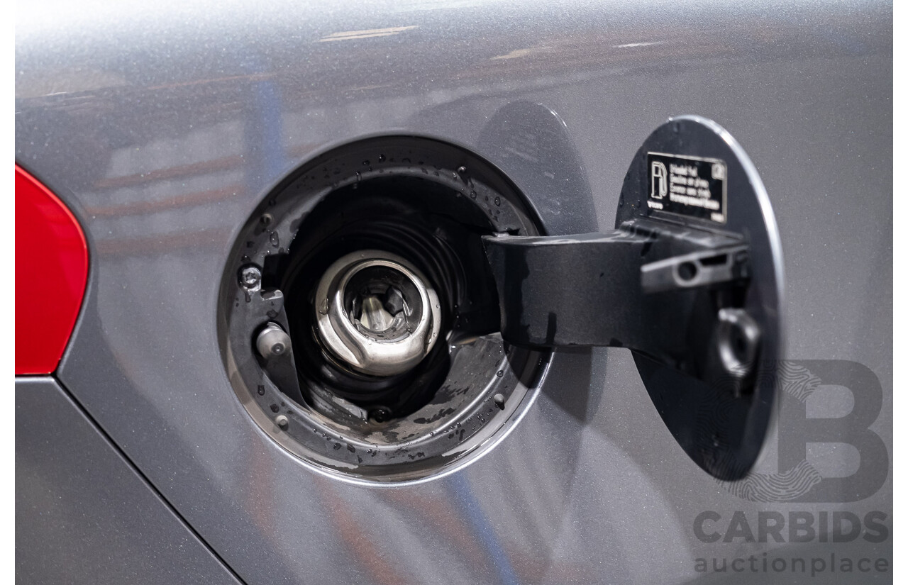 9/2017 Volvo V40 T3 Kinetic M MY16 5d Hatchback Metallic Grey Turbo 1.5L