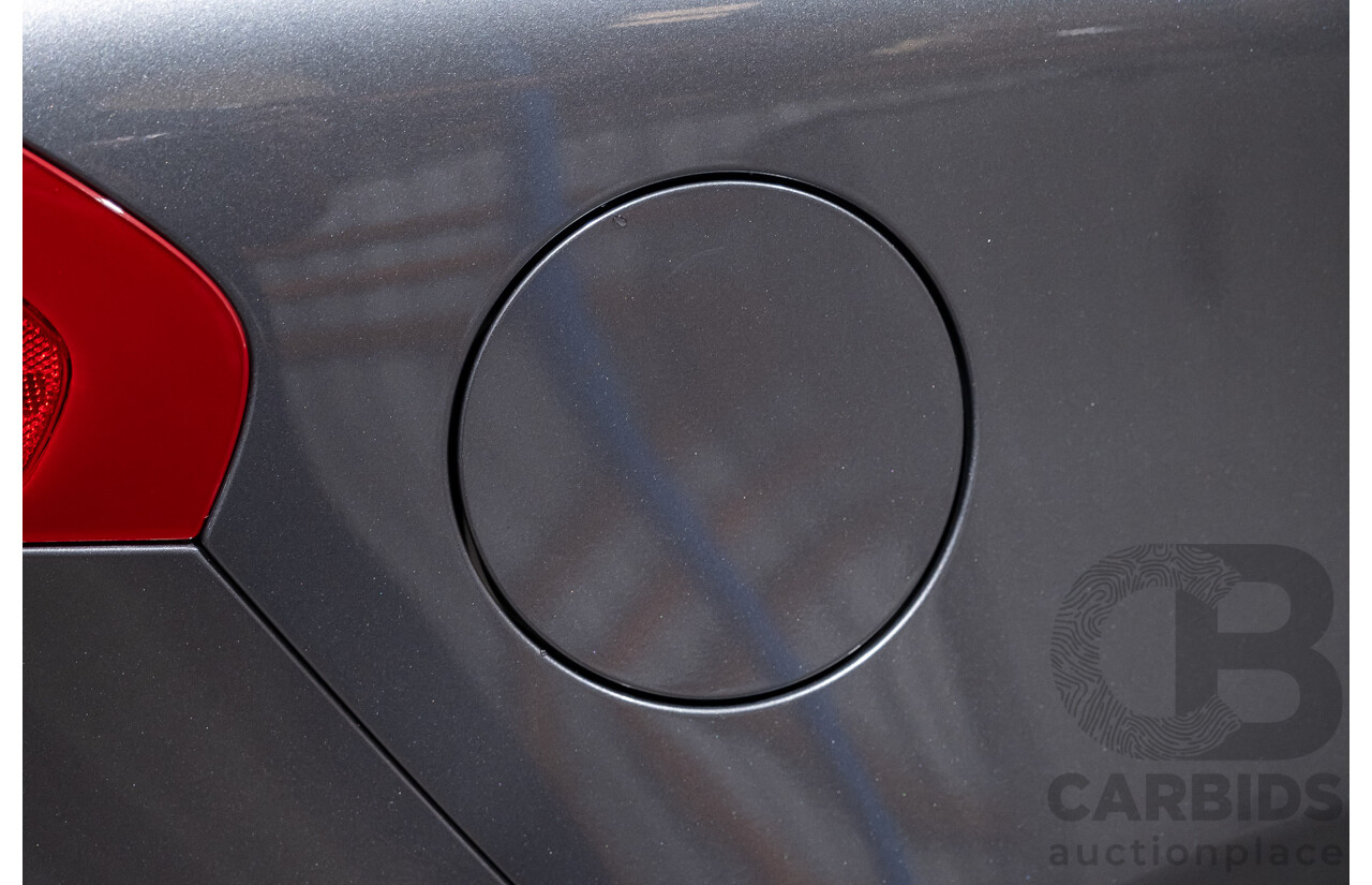 9/2017 Volvo V40 T3 Kinetic M MY16 5d Hatchback Metallic Grey Turbo 1.5L