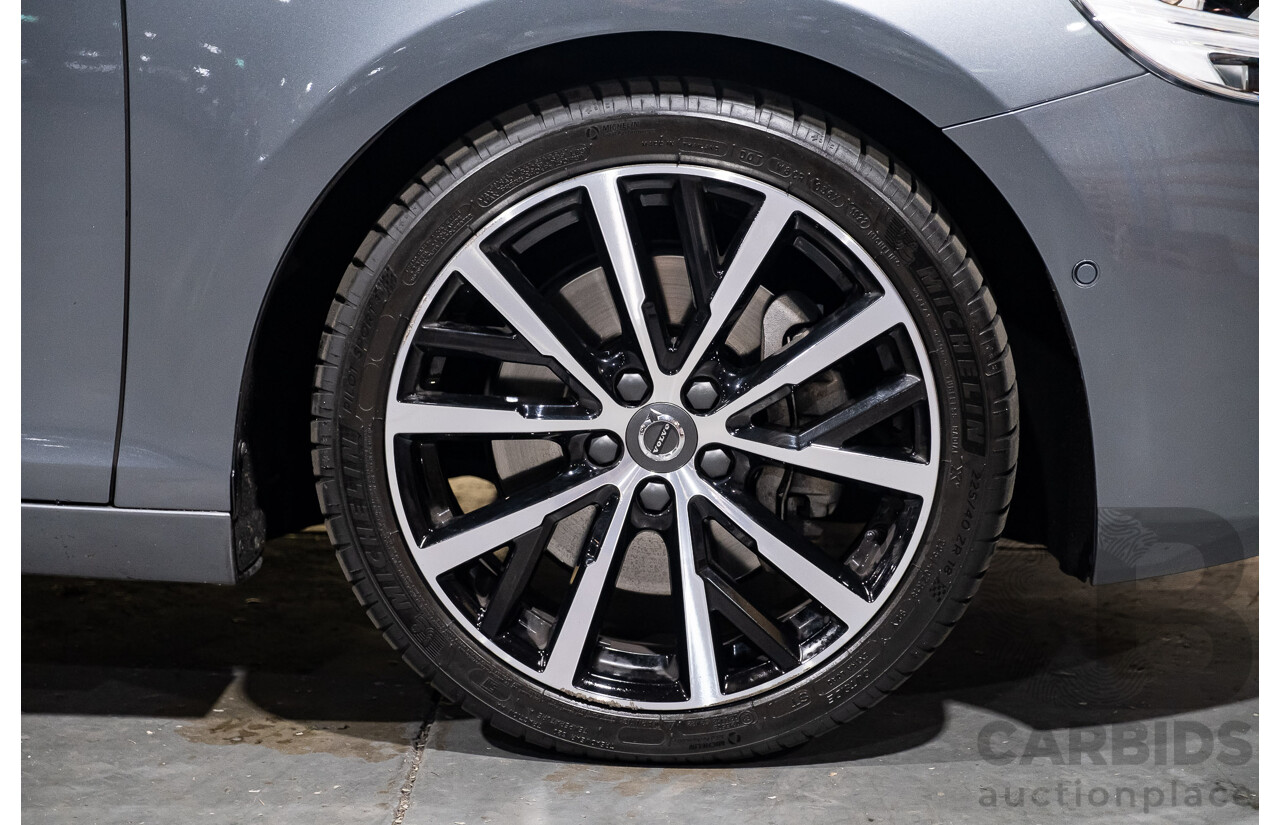 9/2017 Volvo V40 T3 Kinetic M MY16 5d Hatchback Metallic Grey Turbo 1.5L