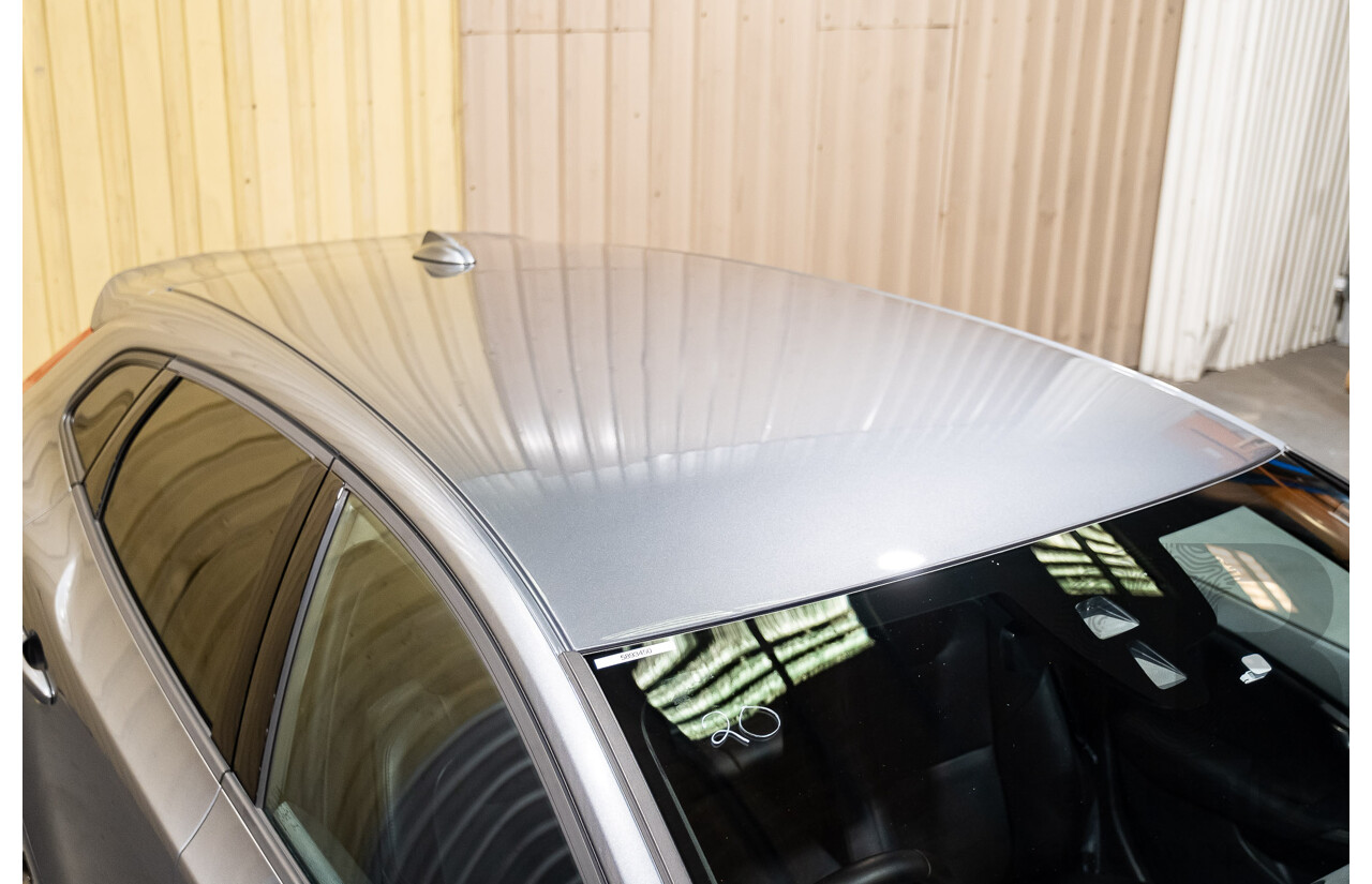 9/2017 Volvo V40 T3 Kinetic M MY16 5d Hatchback Metallic Grey Turbo 1.5L