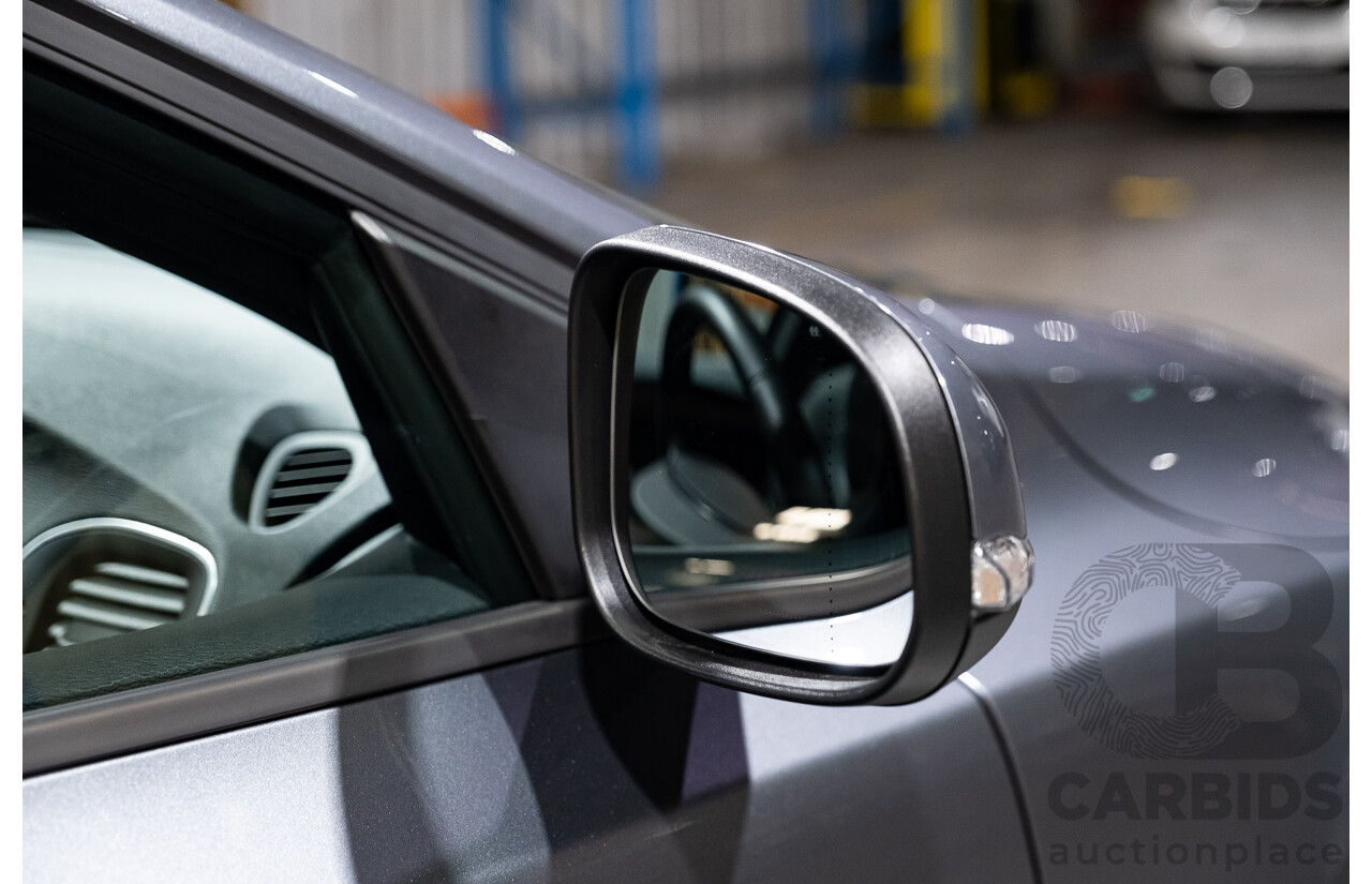 9/2017 Volvo V40 T3 Kinetic M MY16 5d Hatchback Metallic Grey Turbo 1.5L