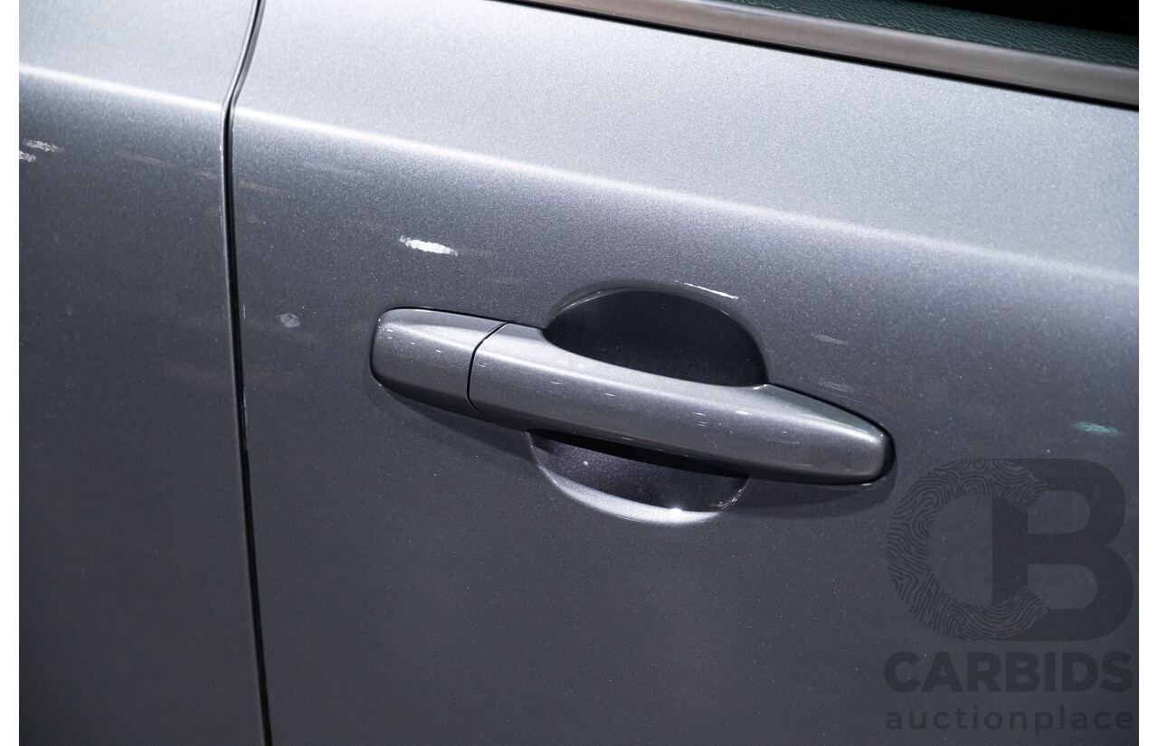 9/2017 Volvo V40 T3 Kinetic M MY16 5d Hatchback Metallic Grey Turbo 1.5L