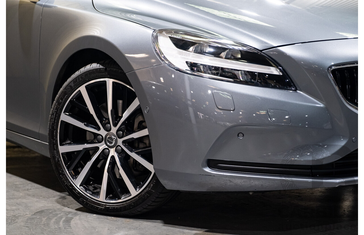 9/2017 Volvo V40 T3 Kinetic M MY16 5d Hatchback Metallic Grey Turbo 1.5L