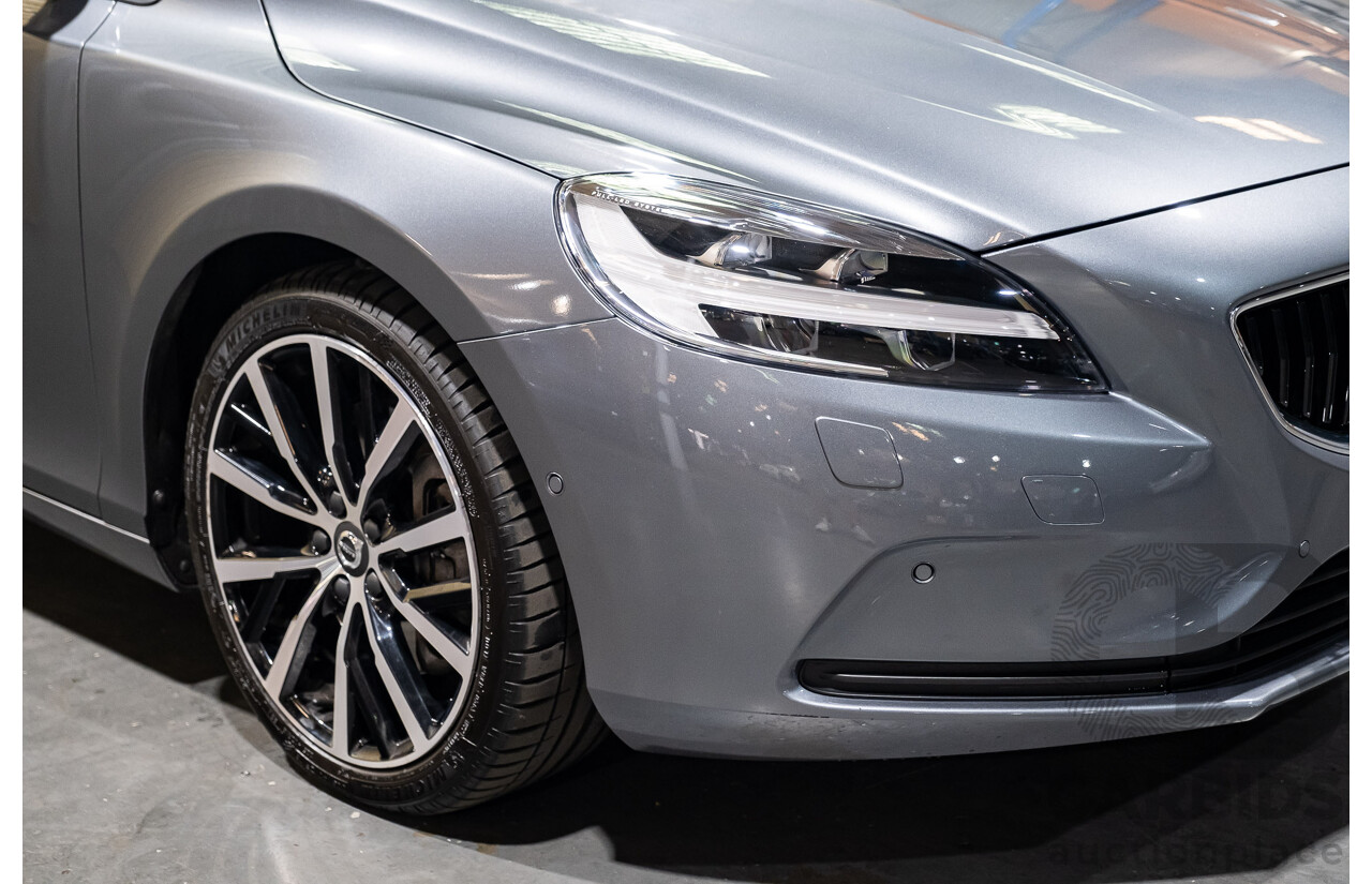 9/2017 Volvo V40 T3 Kinetic M MY16 5d Hatchback Metallic Grey Turbo 1.5L