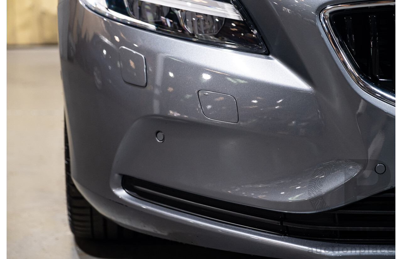 9/2017 Volvo V40 T3 Kinetic M MY16 5d Hatchback Metallic Grey Turbo 1.5L