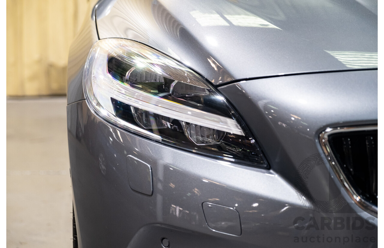 9/2017 Volvo V40 T3 Kinetic M MY16 5d Hatchback Metallic Grey Turbo 1.5L