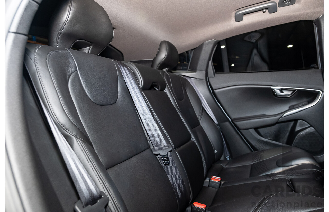 9/2017 Volvo V40 T3 Kinetic M MY16 5d Hatchback Metallic Grey Turbo 1.5L