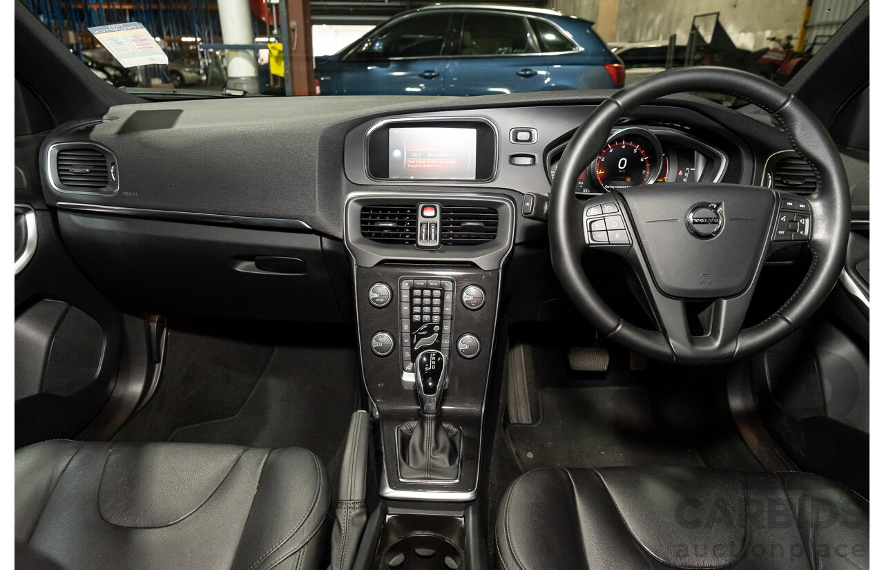 9/2017 Volvo V40 T3 Kinetic M MY16 5d Hatchback Metallic Grey Turbo 1.5L