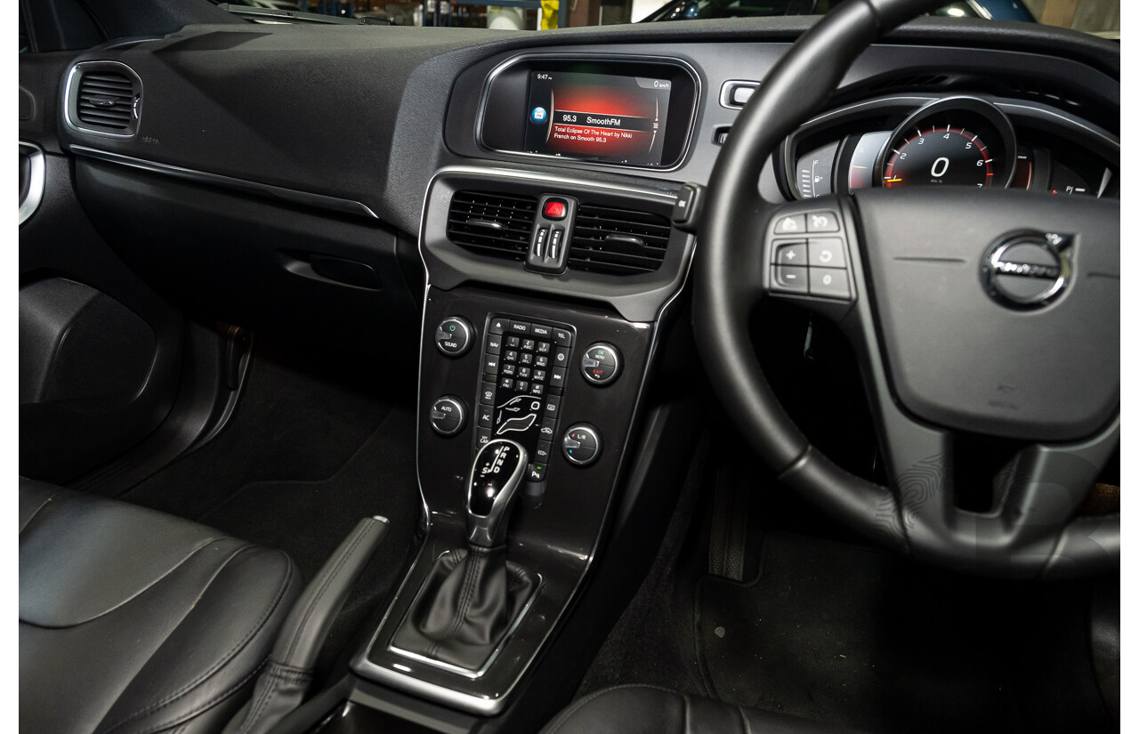 9/2017 Volvo V40 T3 Kinetic M MY16 5d Hatchback Metallic Grey Turbo 1.5L