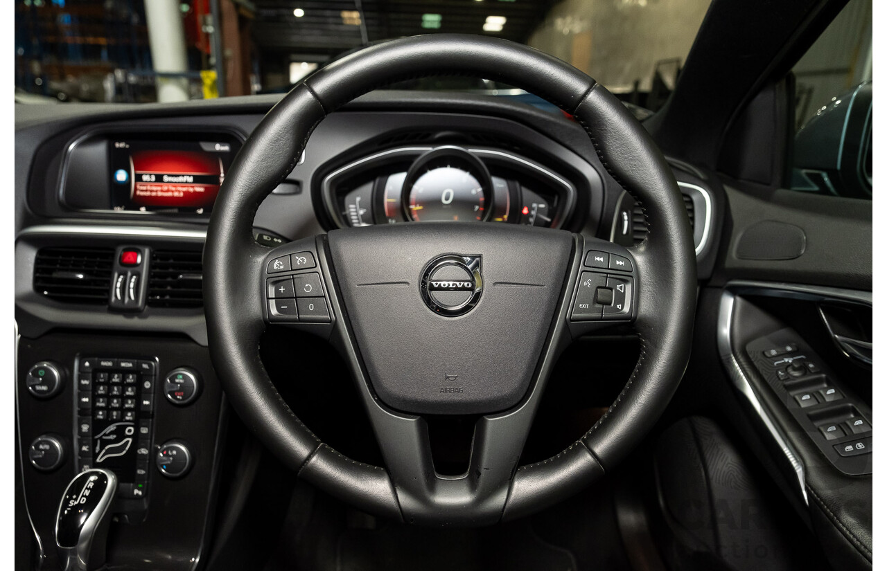 9/2017 Volvo V40 T3 Kinetic M MY16 5d Hatchback Metallic Grey Turbo 1.5L