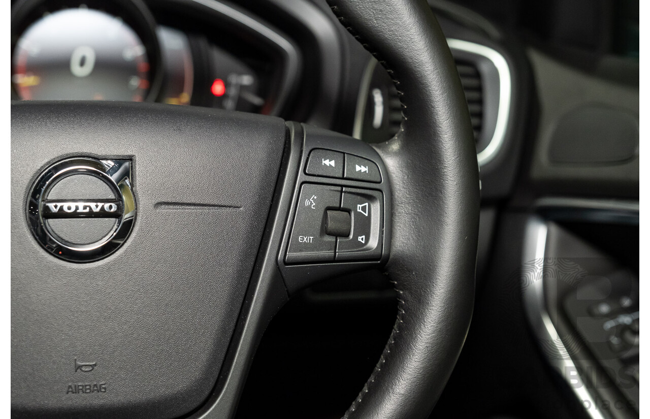 9/2017 Volvo V40 T3 Kinetic M MY16 5d Hatchback Metallic Grey Turbo 1.5L