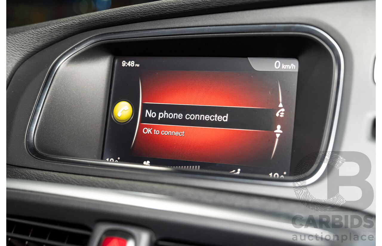 9/2017 Volvo V40 T3 Kinetic M MY16 5d Hatchback Metallic Grey Turbo 1.5L