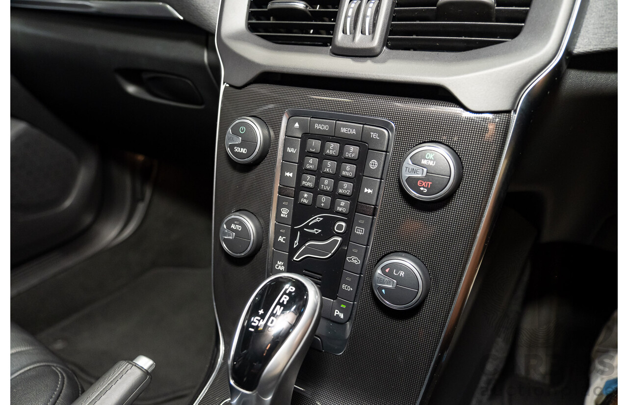 9/2017 Volvo V40 T3 Kinetic M MY16 5d Hatchback Metallic Grey Turbo 1.5L